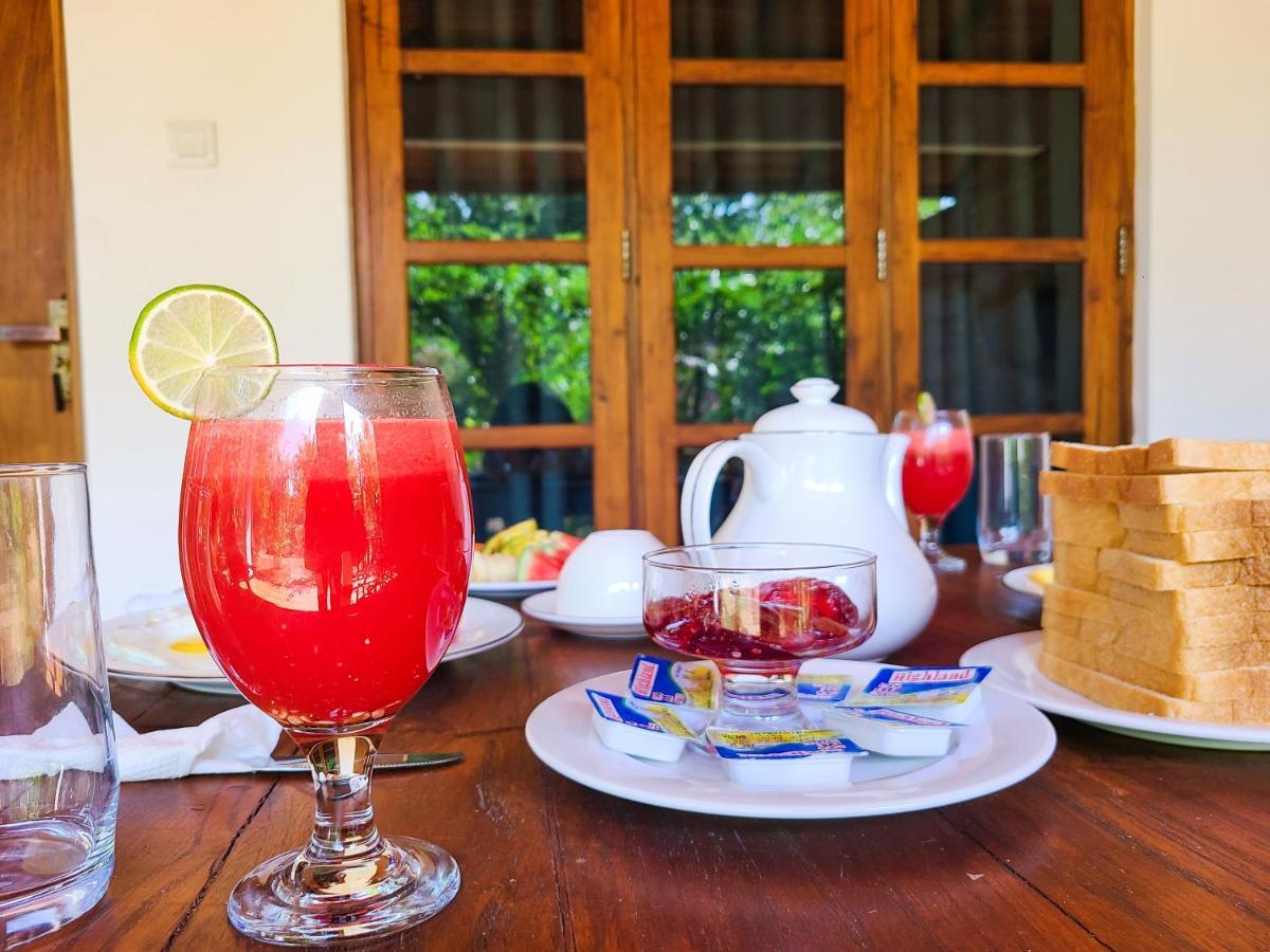 Woodholic Homestay Sigiriya Esterno foto