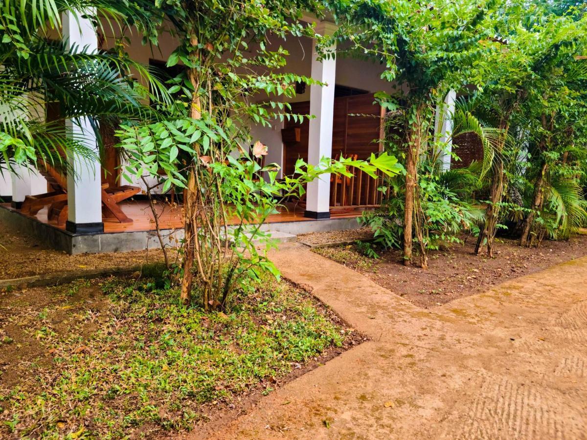 Woodholic Homestay Sigiriya Esterno foto