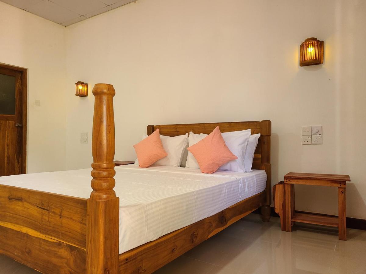 Woodholic Homestay Sigiriya Esterno foto