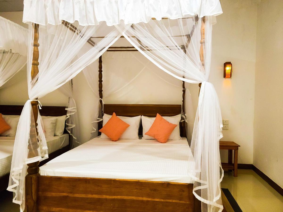 Woodholic Homestay Sigiriya Esterno foto