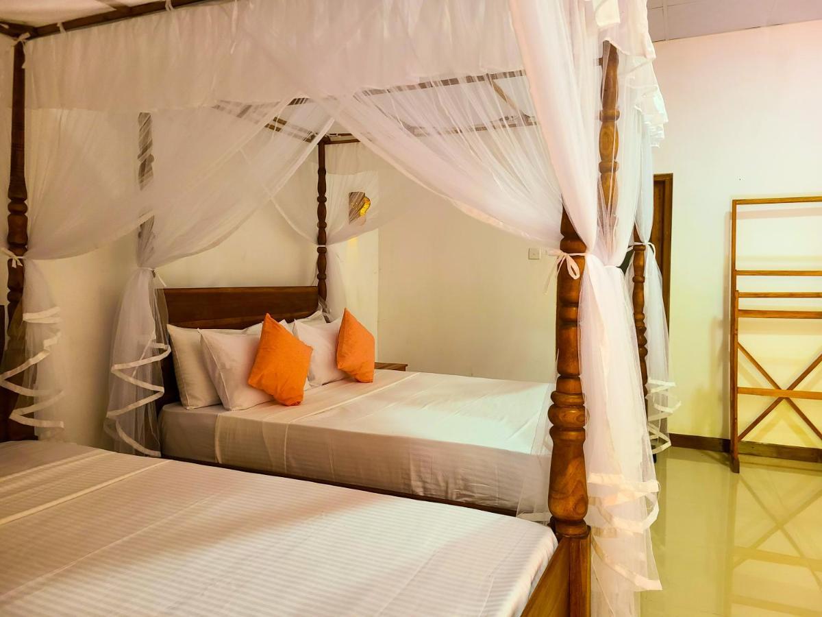 Woodholic Homestay Sigiriya Esterno foto