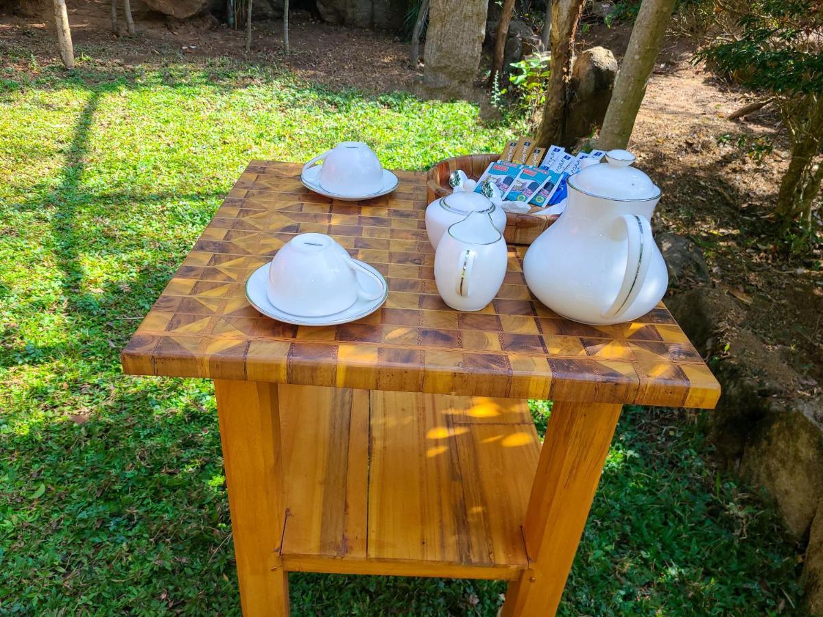 Woodholic Homestay Sigiriya Esterno foto