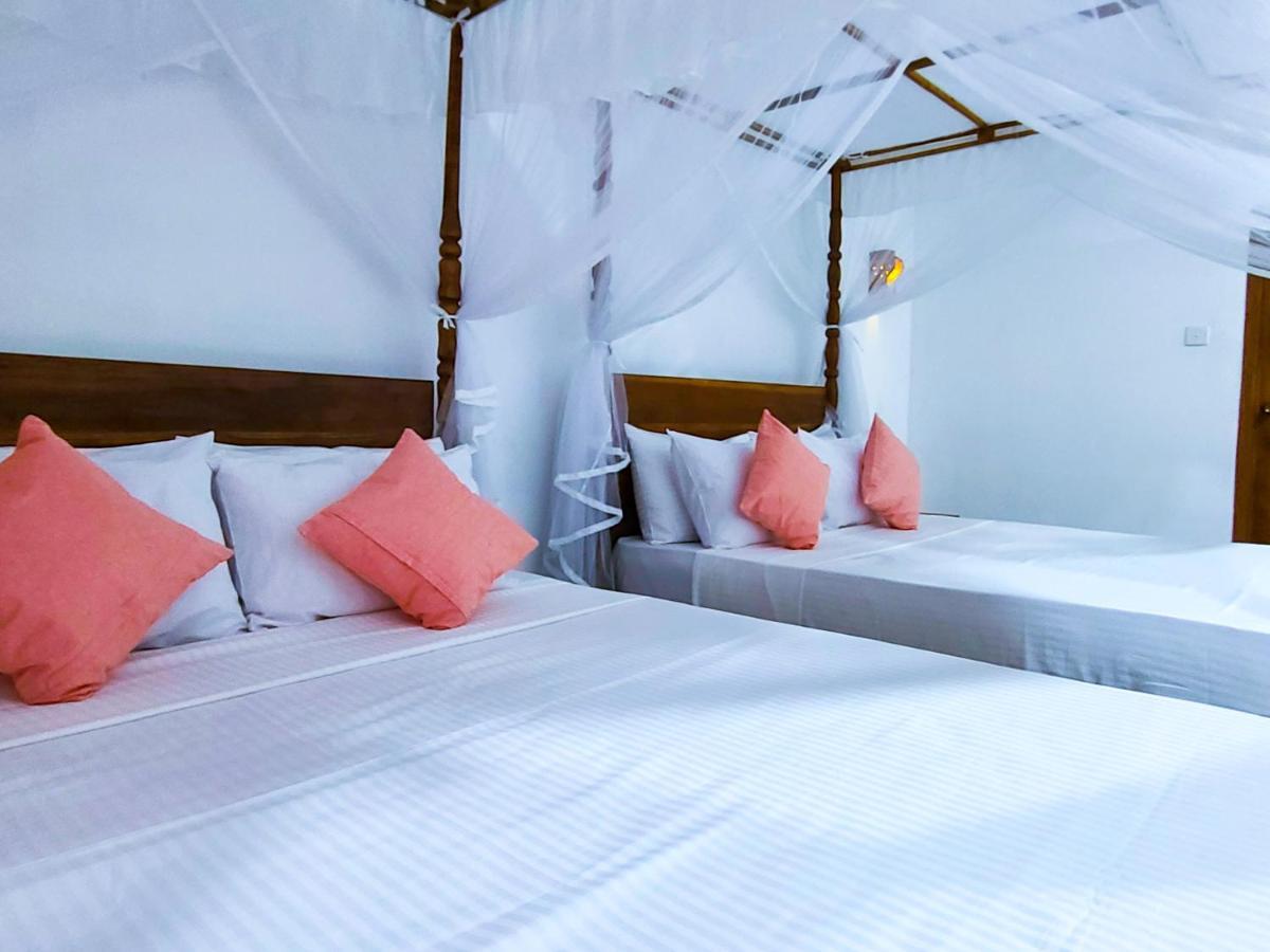 Woodholic Homestay Sigiriya Esterno foto
