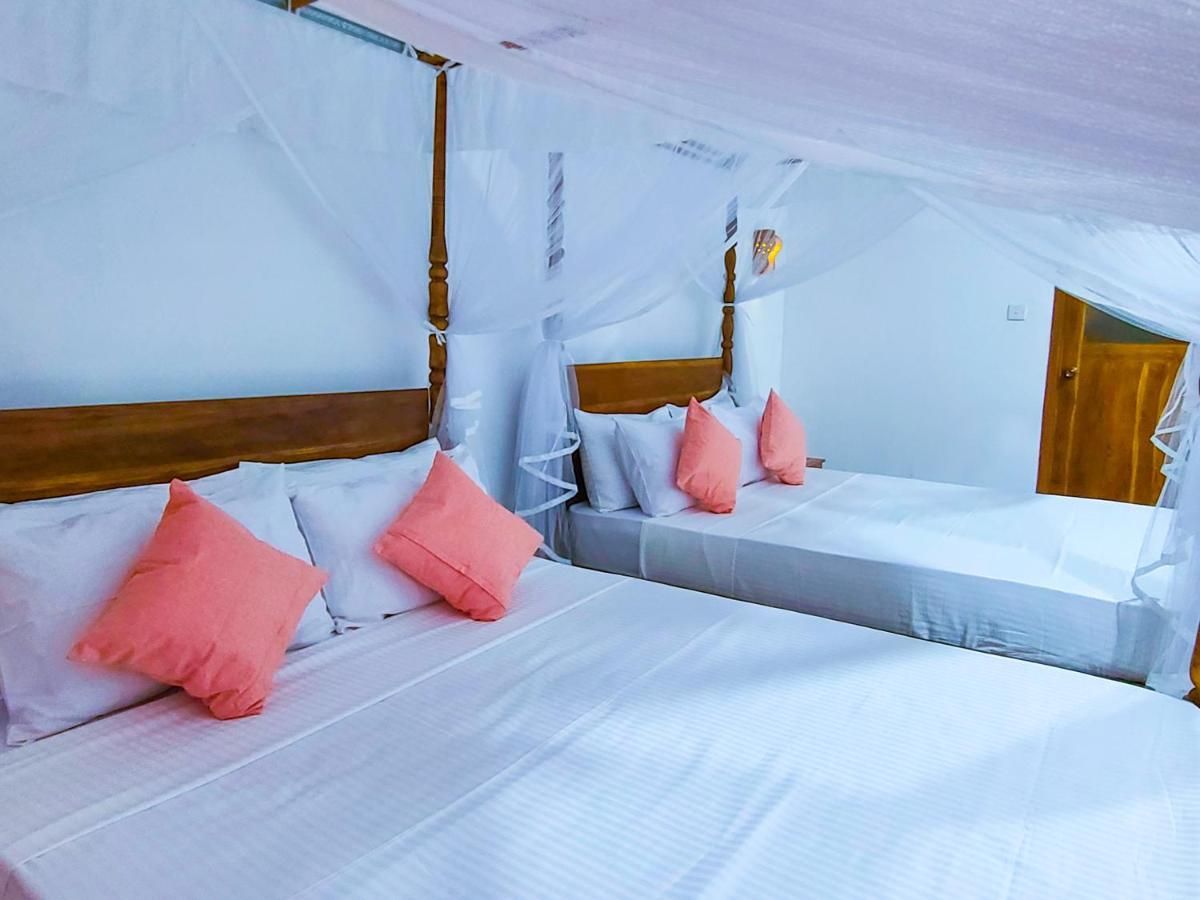 Woodholic Homestay Sigiriya Esterno foto