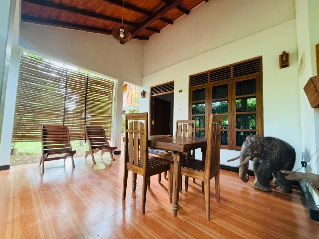 Woodholic Homestay Sigiriya Esterno foto