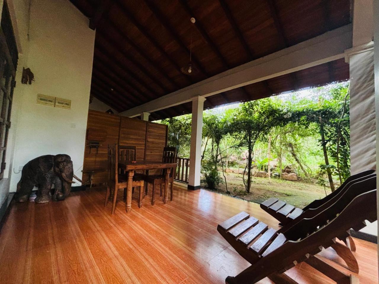 Woodholic Homestay Sigiriya Esterno foto