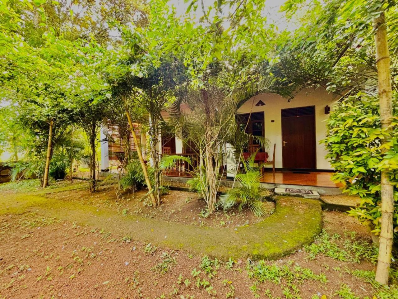 Woodholic Homestay Sigiriya Esterno foto