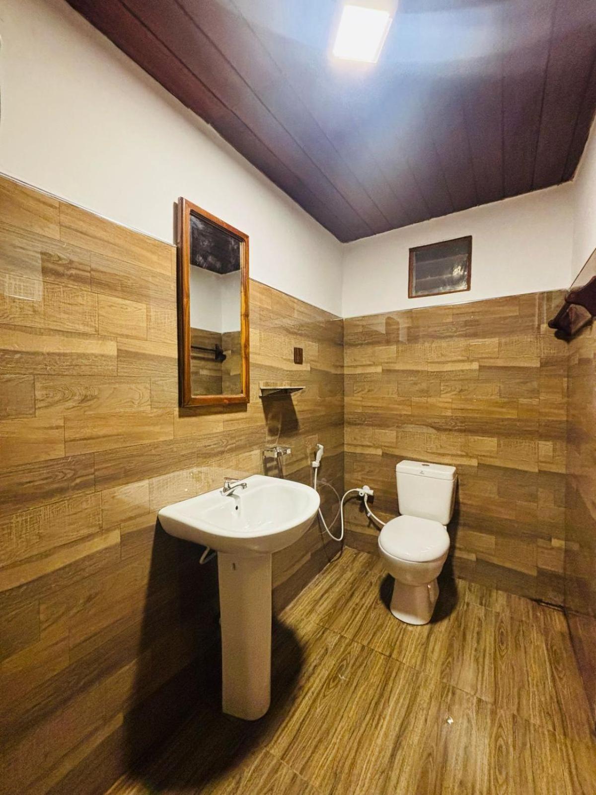 Woodholic Homestay Sigiriya Esterno foto